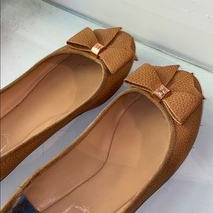 EUC Ted Baker Bow Flats